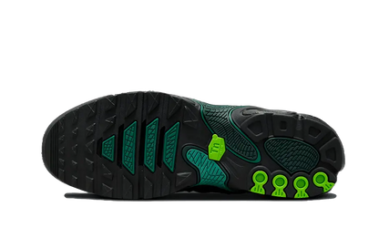 nike-air-max-plus-drift-black-volt